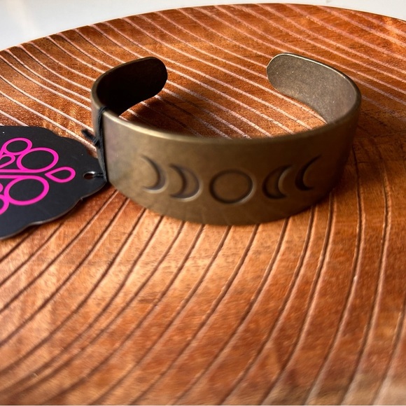 Lunar Effect - Brass Cuff Bracelet - Picture 2 of 3
